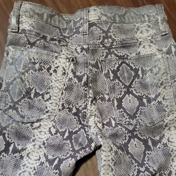 Hudson Jeans Snake Print Skinny Jeans - Gray and White - Picture 7 of 9